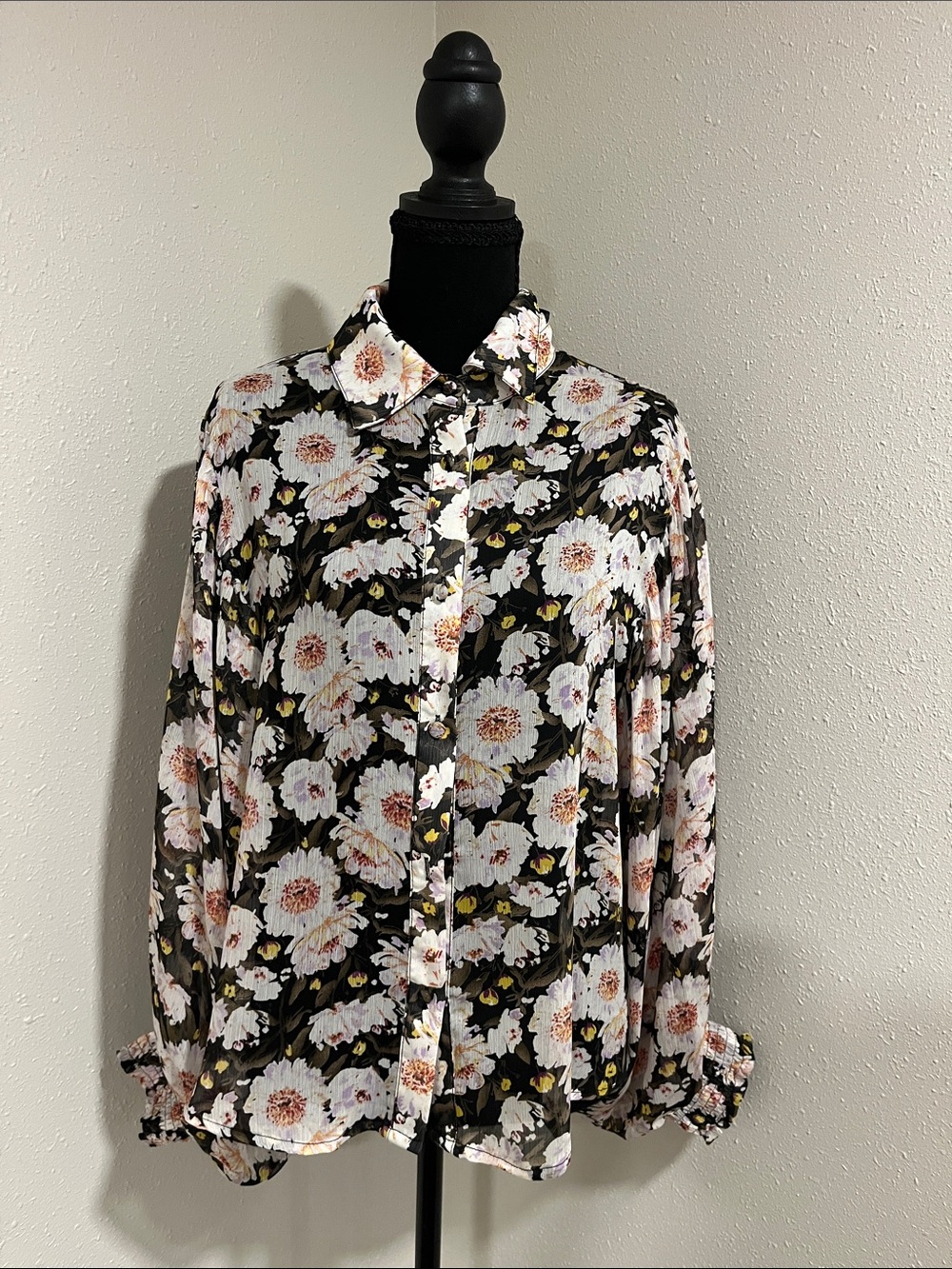 eesome Black Floral Boho Long Elephant sleeve Button-Up Sheer Floral-Small